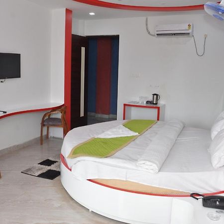Hotel Blue Bell Raiwala Екстериор снимка