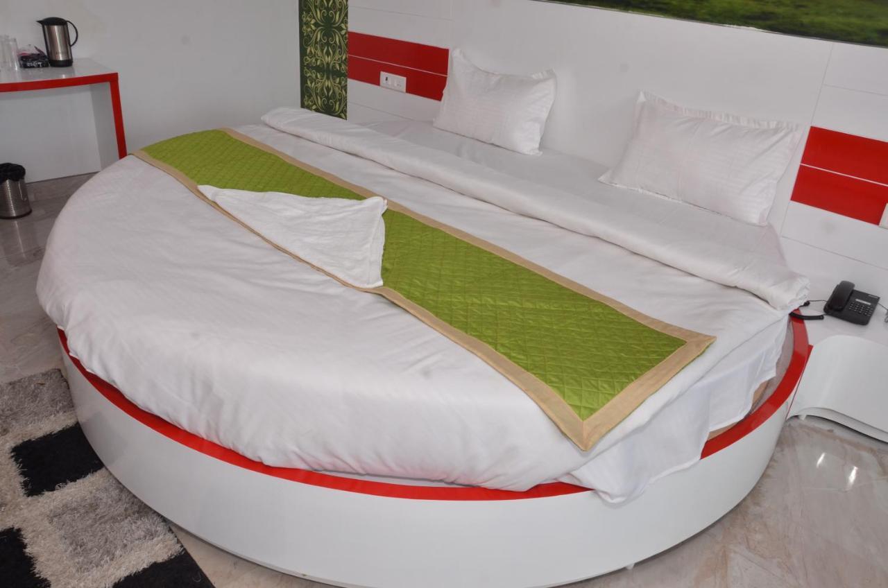 Hotel Blue Bell Raiwala Екстериор снимка