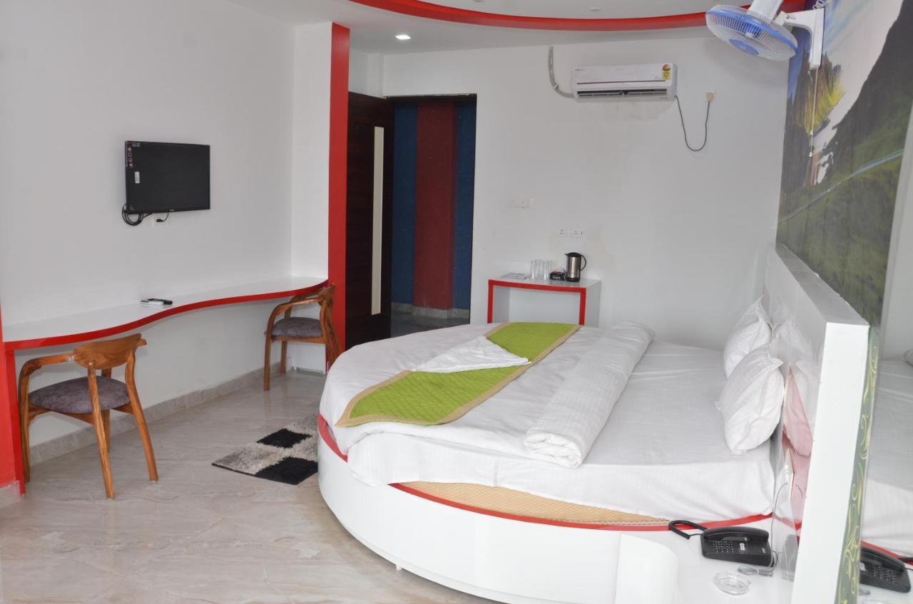 Hotel Blue Bell Raiwala Екстериор снимка