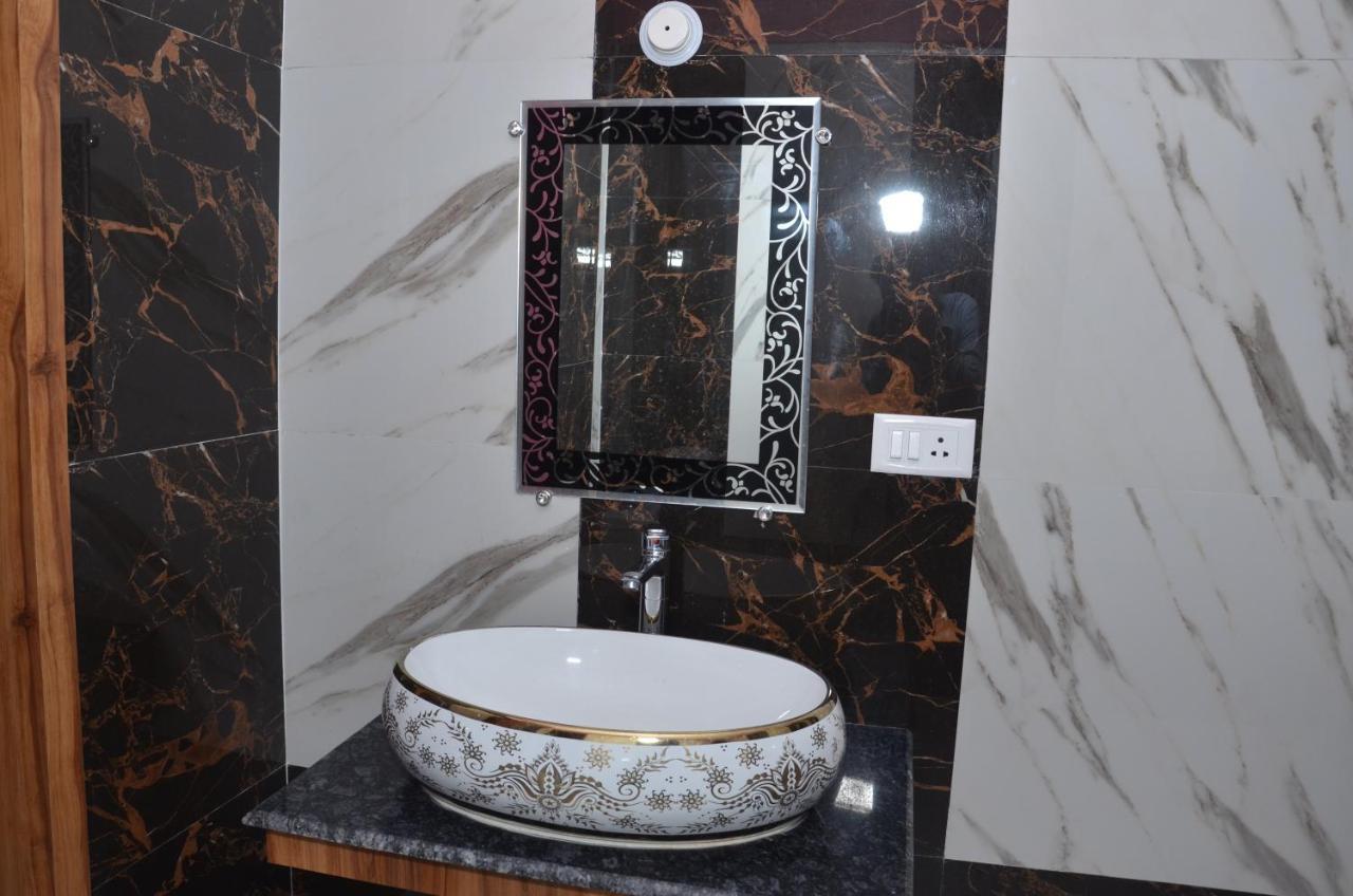 Hotel Blue Bell Raiwala Екстериор снимка