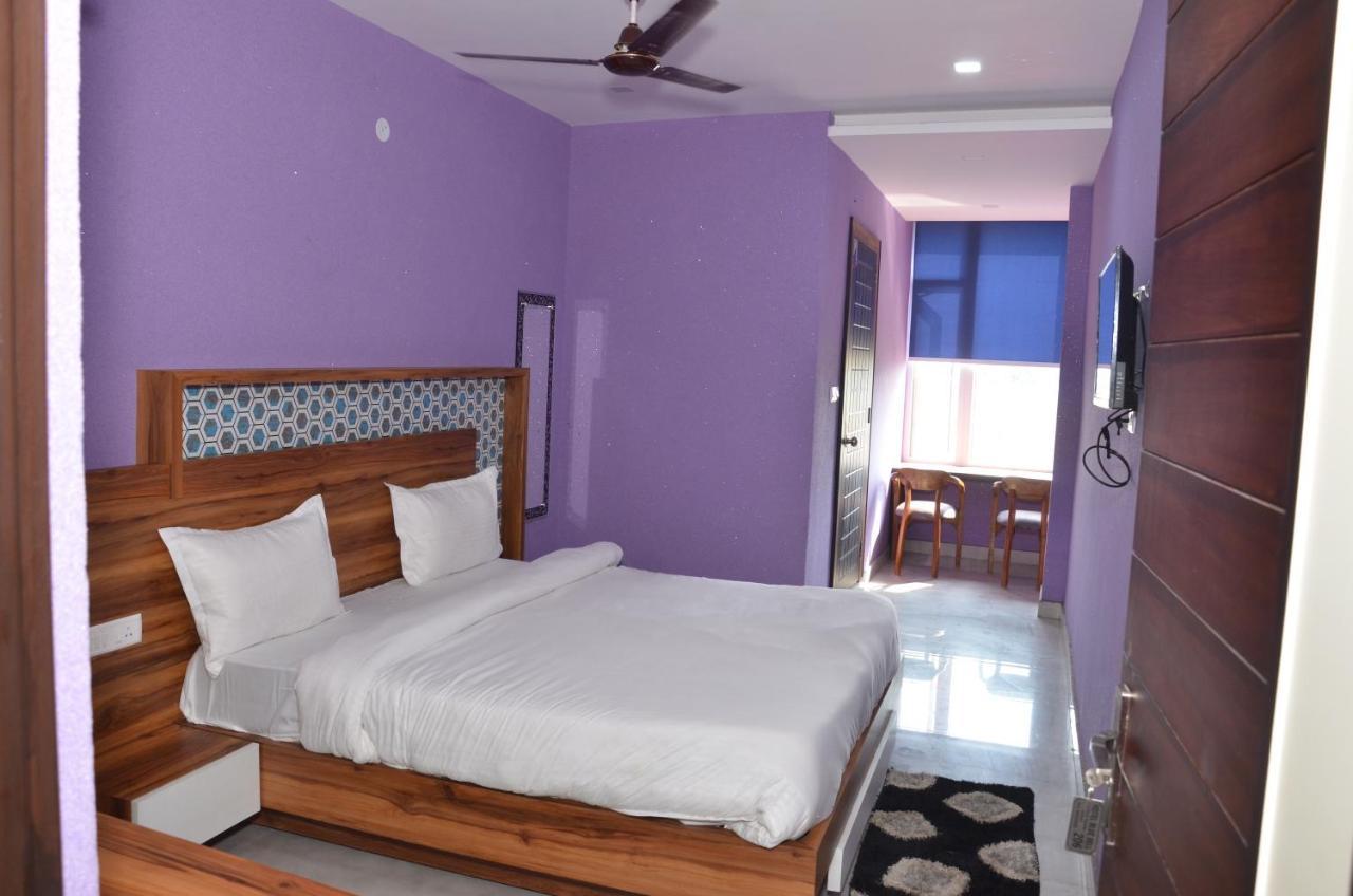 Hotel Blue Bell Raiwala Екстериор снимка